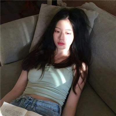 在阳光下腐烂
